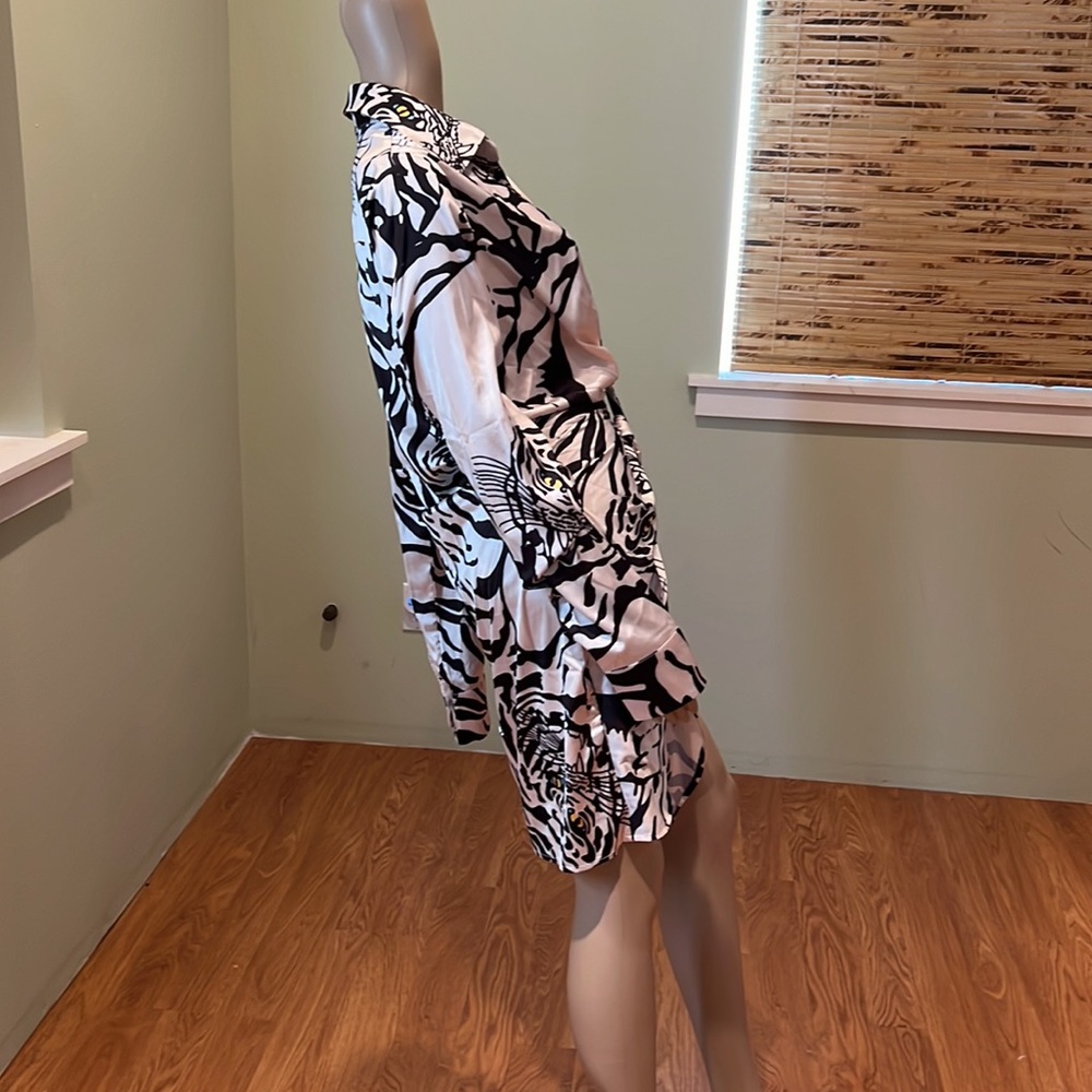 Akira She's Dangerous Low V Mini Dress Ivory Colored With Lion Faces Size XL - Picture 2 of 10